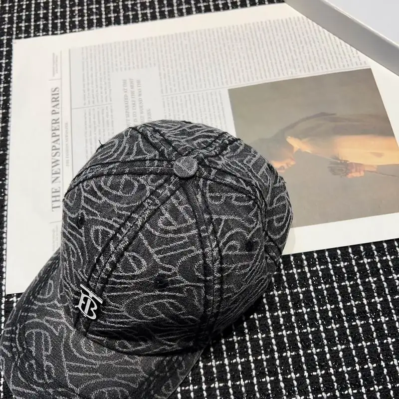 Burberry cap (1)
